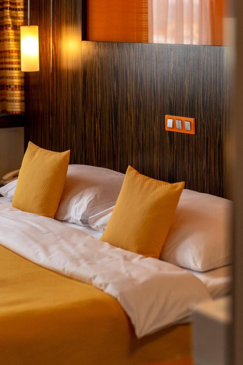 Continental 4*