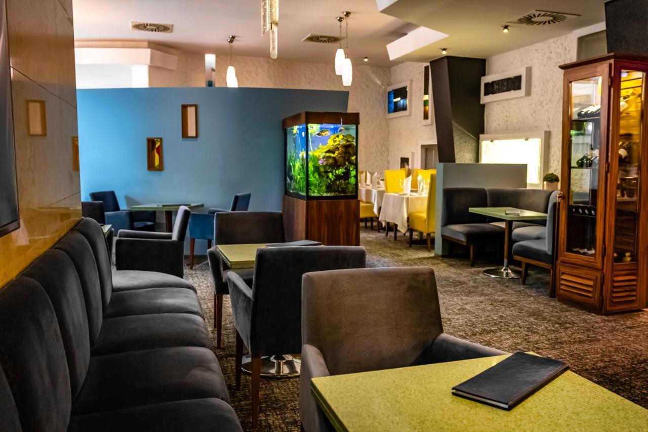 Continental 4*